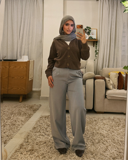 سويتر قصير بأزرار بني