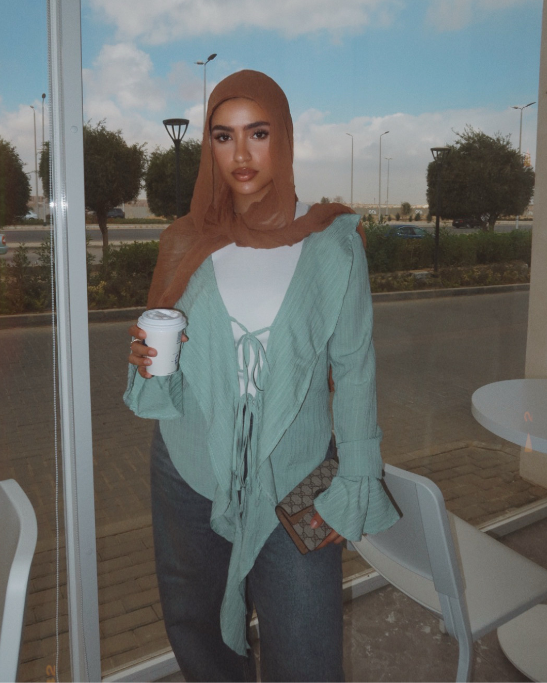 بلوزة بربطة أمامية مينت جرين