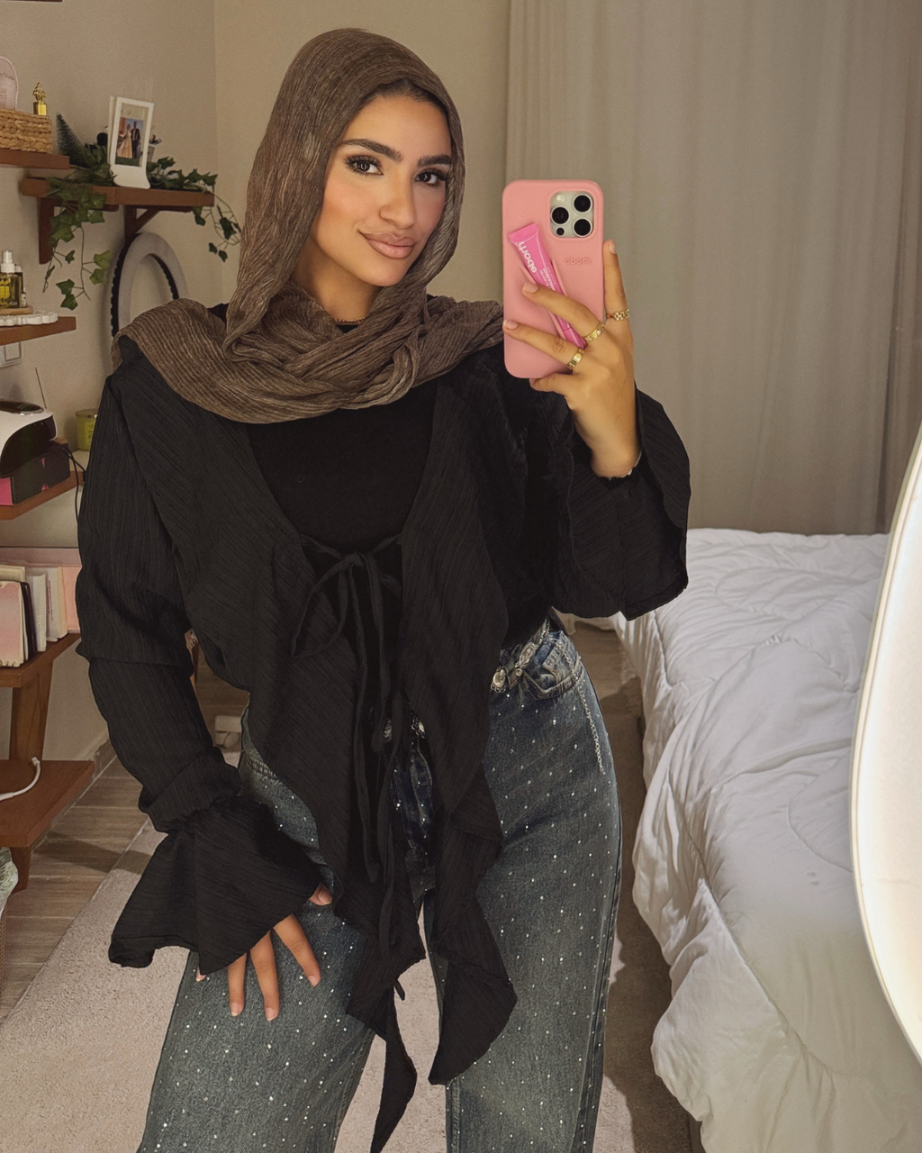 بلوزة بربطة أمامية أسود