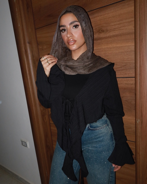 بلوزة بربطة أمامية أسود