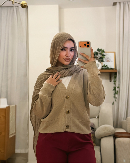 سويتر قصير بأزرار بيج